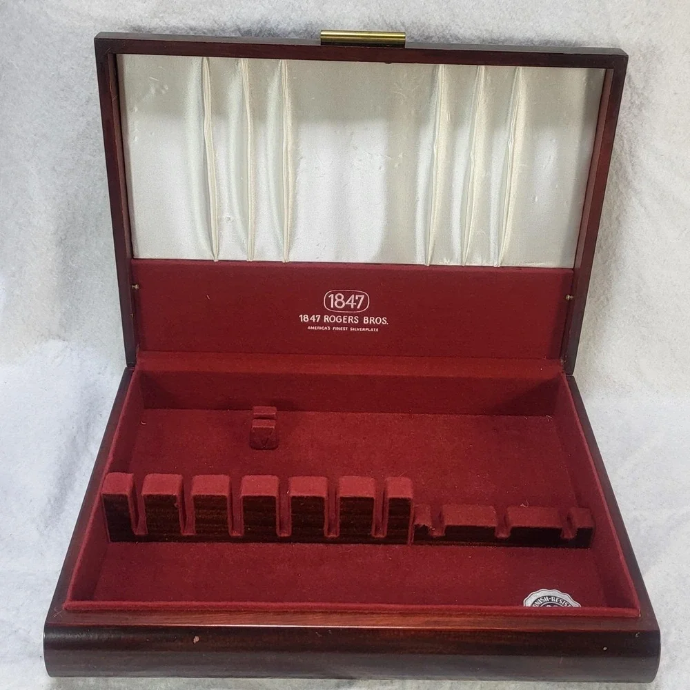 Vintage 1847 Rogers Bros. Silverware Wood Red Felt Lined Empty Storage Case Box